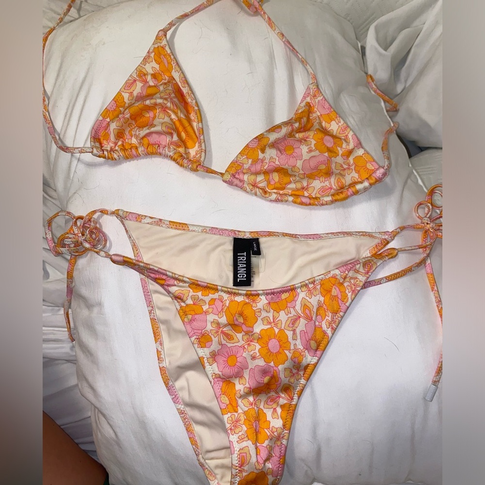 Triangl bikini large top and bottom